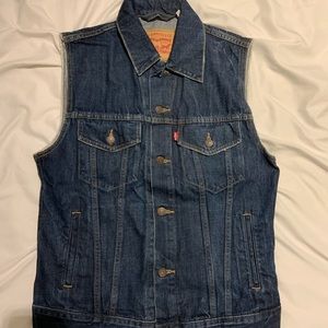 Levi’s denim vest